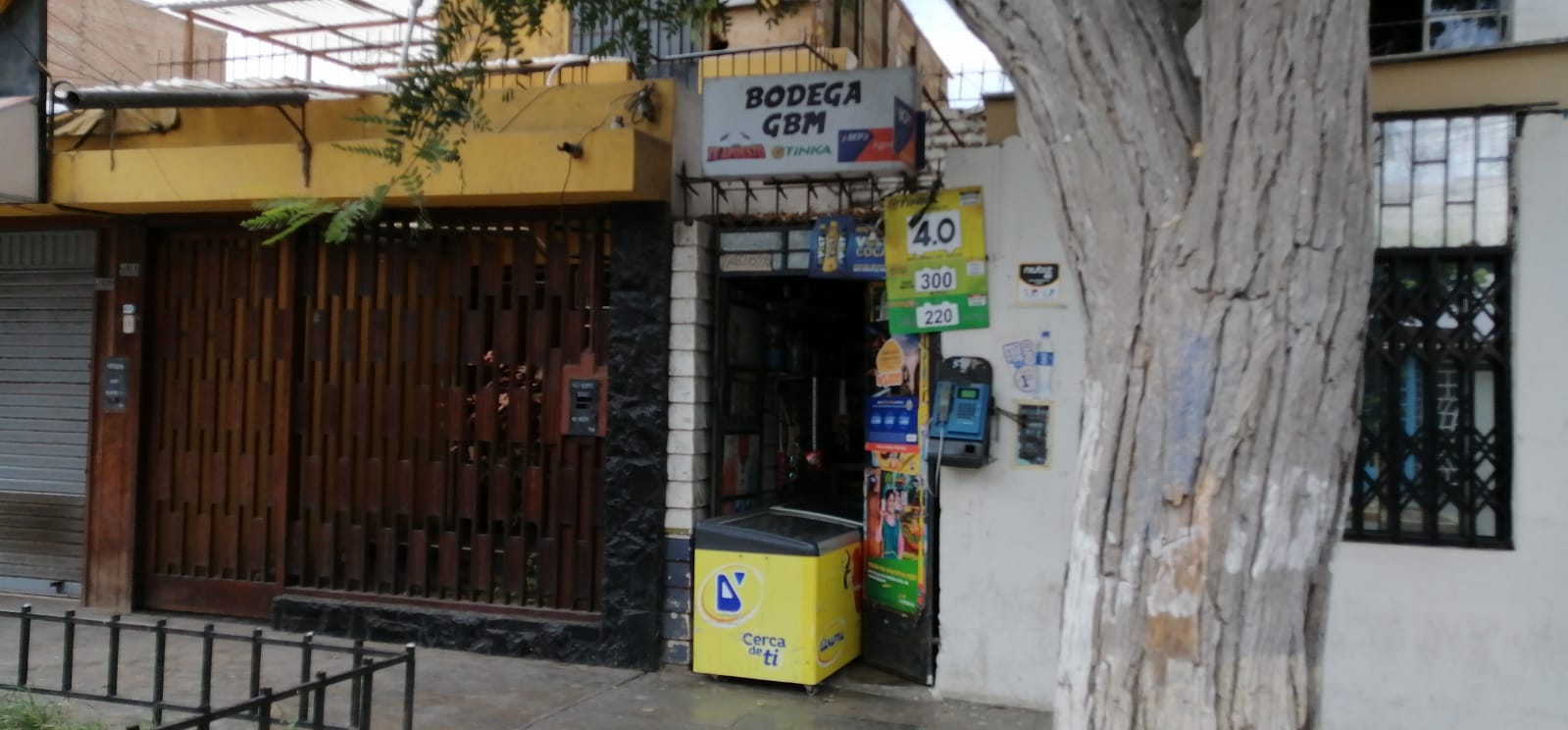 Trujillo: bodega fue asaltada por banda de cinco asaltantes