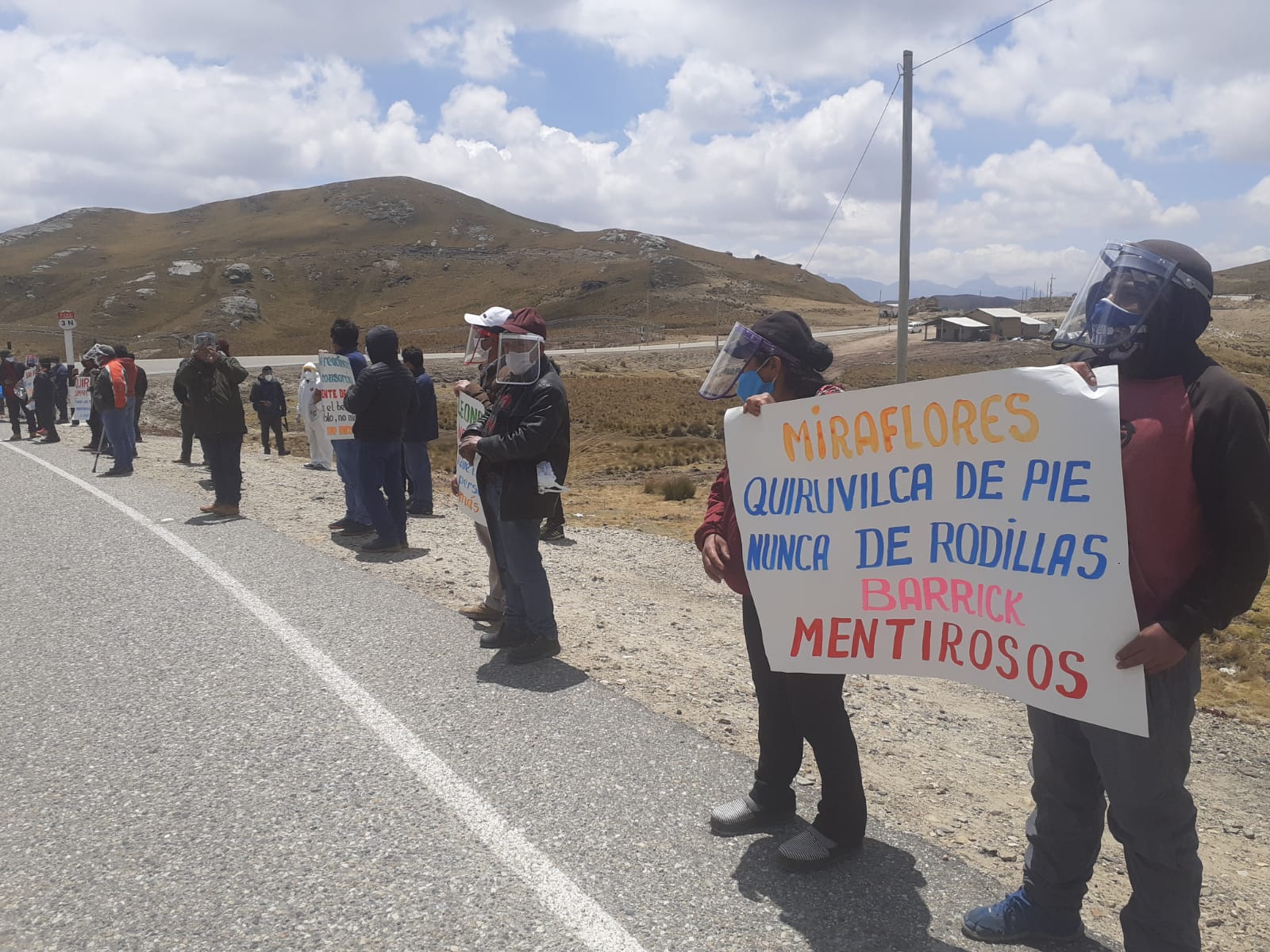 Pueblo de Quiruvilca se levanta contra minera Barrick por incumplimiento de acuerdos
