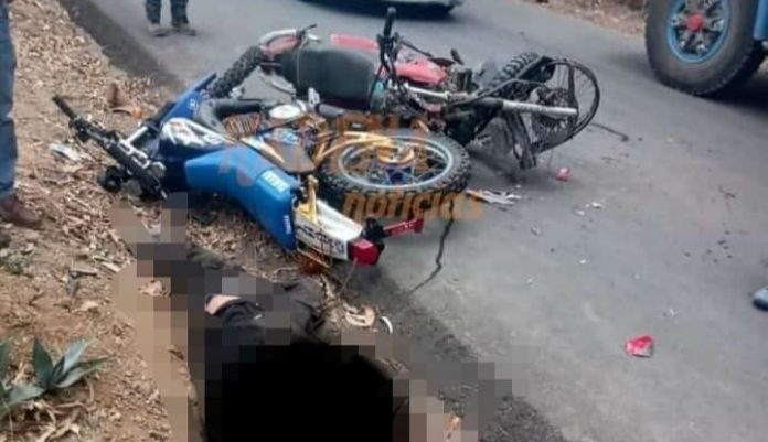 Santiago de Chuco: Un fallecido y un herido deja choque de motos