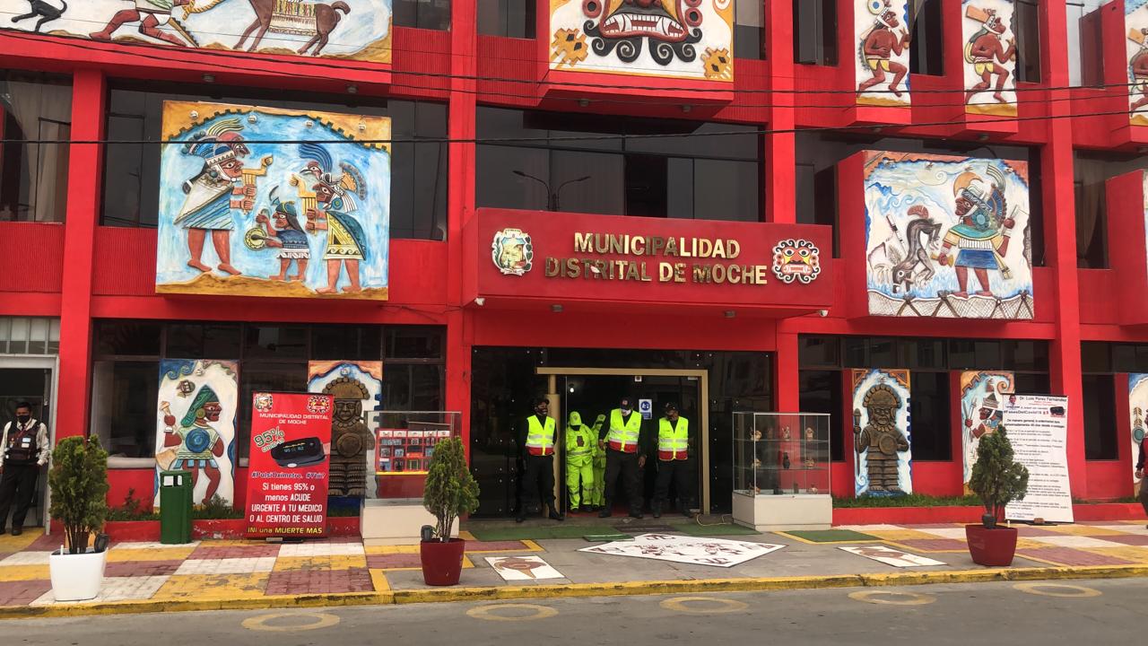 Moche: Concejo Distrital, por unanimidad, suspende por un mes a alcalde Arturo Fernández