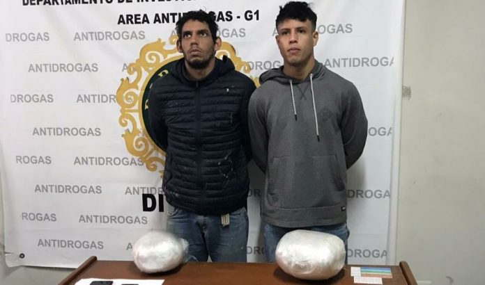 Dos presuntos micro comercializadores de droga son detenidos cuando portaban marihuana