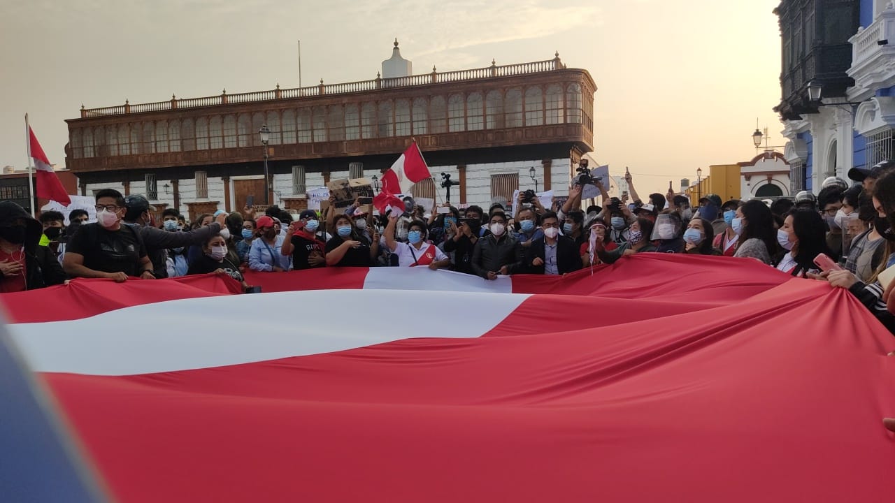 Miles de trujillanos se unieron a multitudinaria marcha nacional en contra de Manuel Merino 