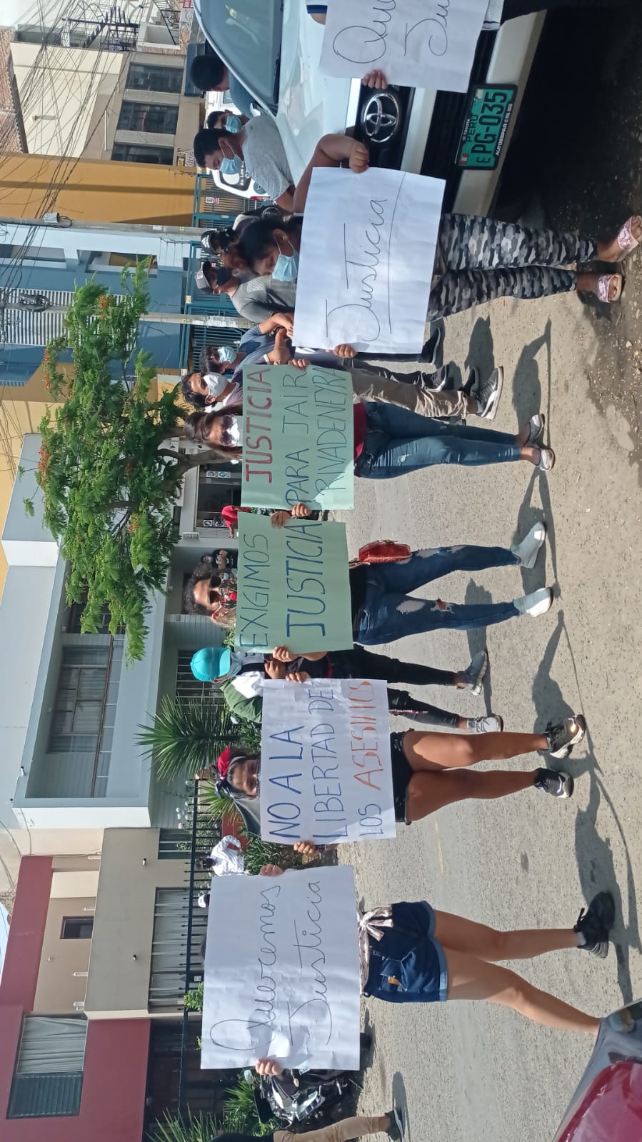 Trujillo: familiares de joven asesinado a puñaladas exigen justicia y cárcel para los criminales