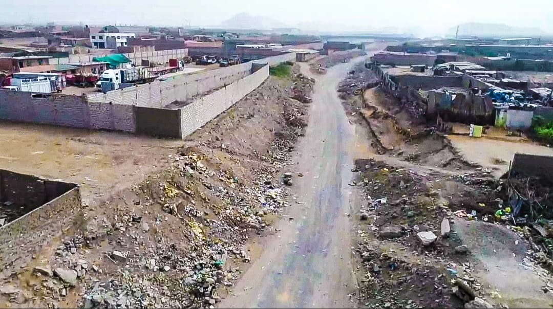 Huanchaco: inician descolmatación de quebrada El León