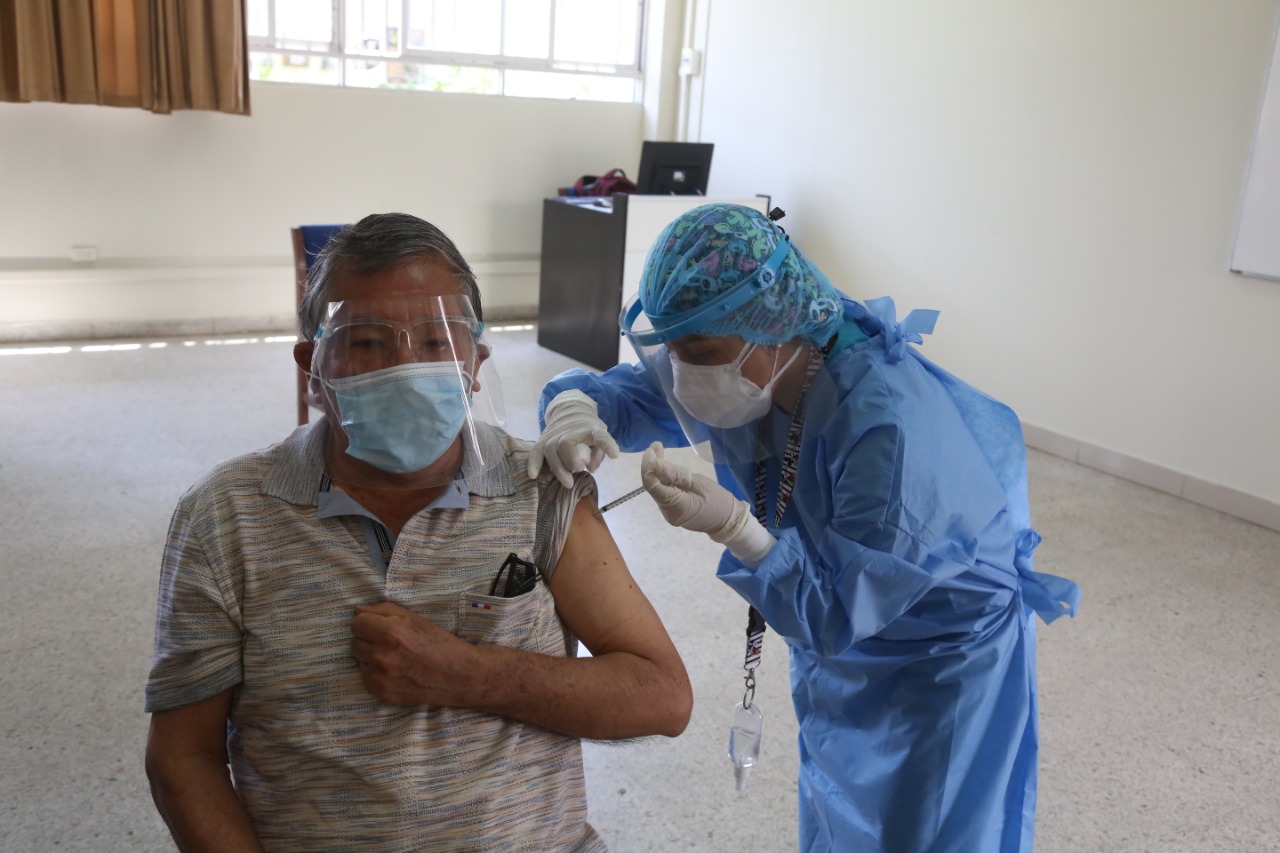 Comenzó vacunación con dosis Pfizer en provincia de Trujillo