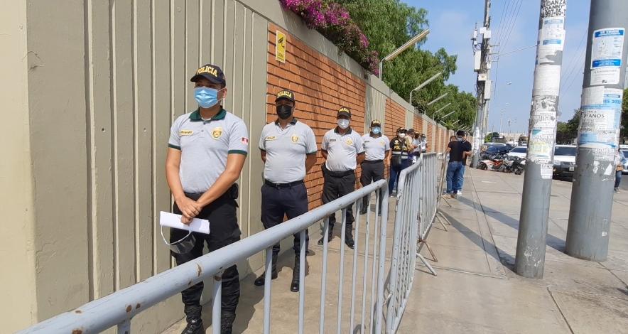 Inicio vacunación contra la covid-19 en policías de La Libertad