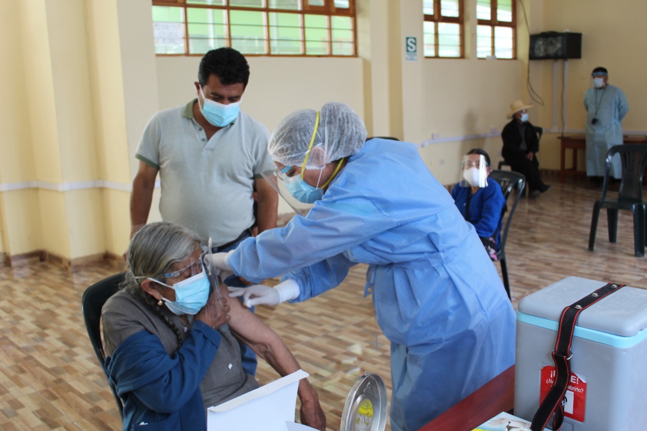 Comenzó vacunación para adultos mayores de 58 años en Pacasmayo, Chepén, Trujillo y Virú