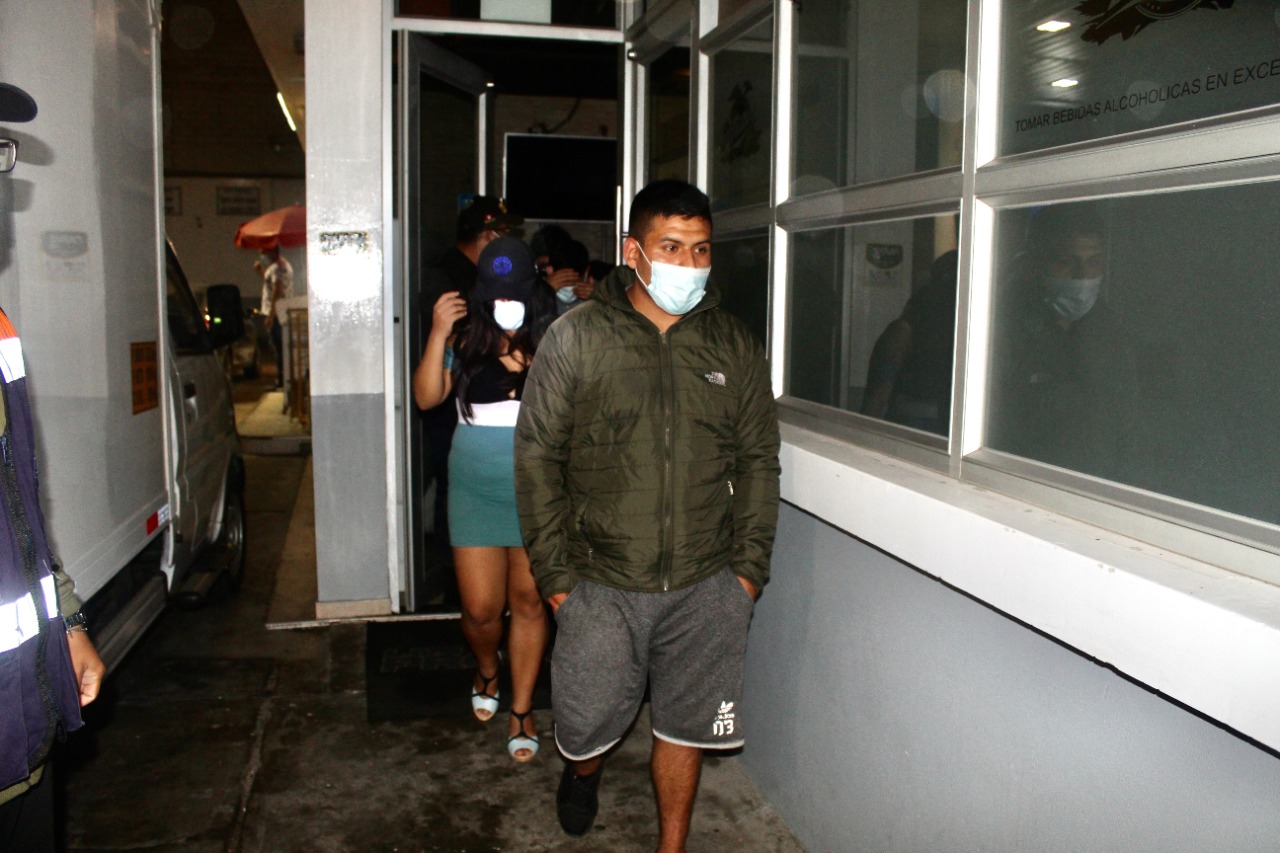 Trujillo: intervienen a 30 personas por infringir el toque de queda y cierran cuatro locales 