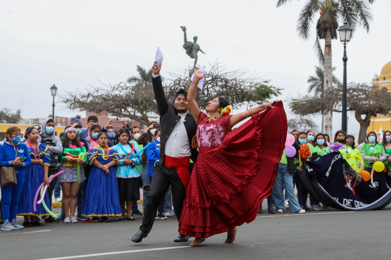 Con danzas y pasacalles inicia la celebración de la primavera en Trujillo 