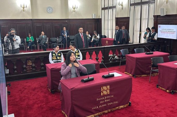 Fiscalía denuncia constitucionalmente a Betssy Chávez por presunto enriquecimiento ilícito