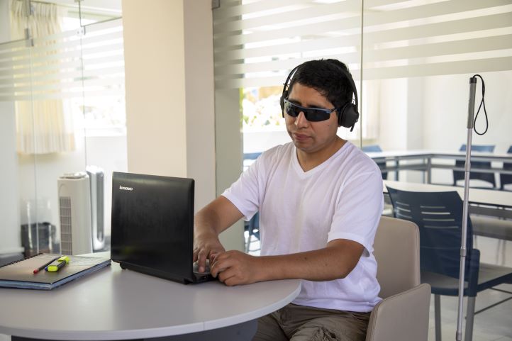 Ofrecen cursos gratuitos para que emprendedores con discapacidad aprendan a usar herramientas digitales