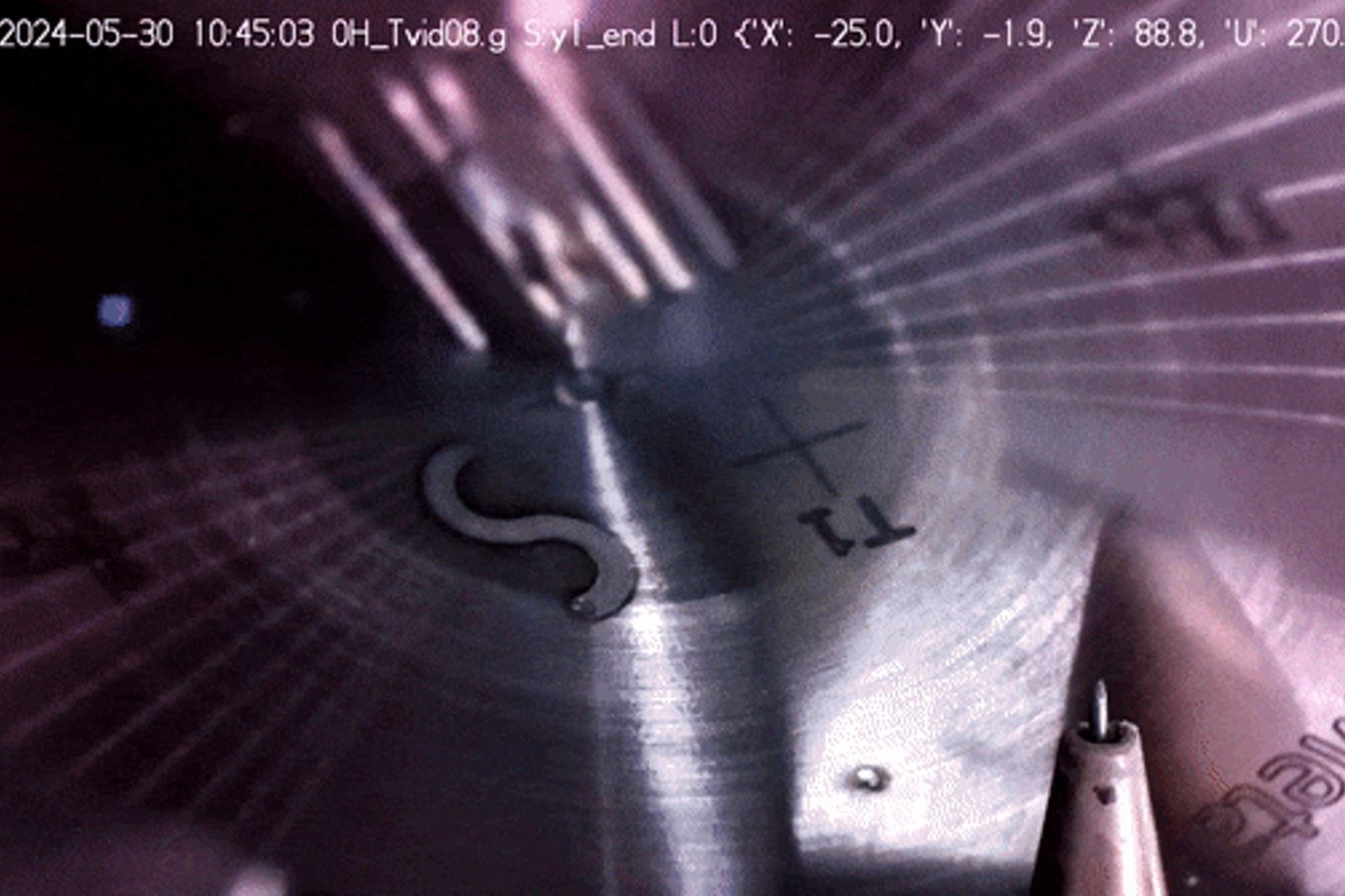 Astronautas realizan la primer impresión 3D en metal en el espacio